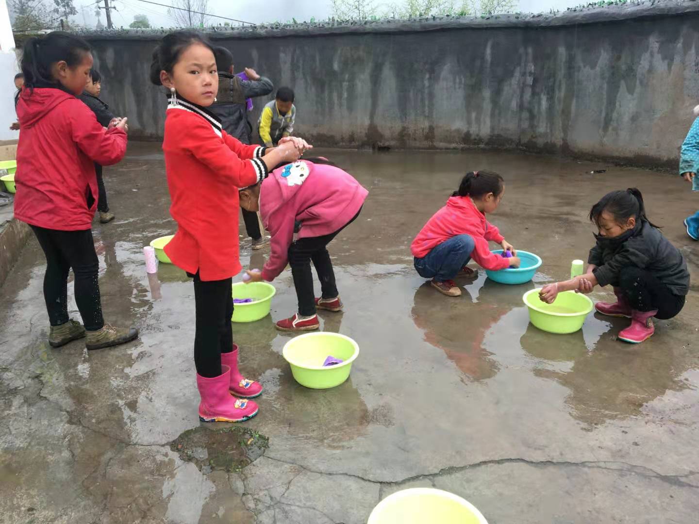 易贝乐微光行动：让大凉山的孩子用健康拥抱未来